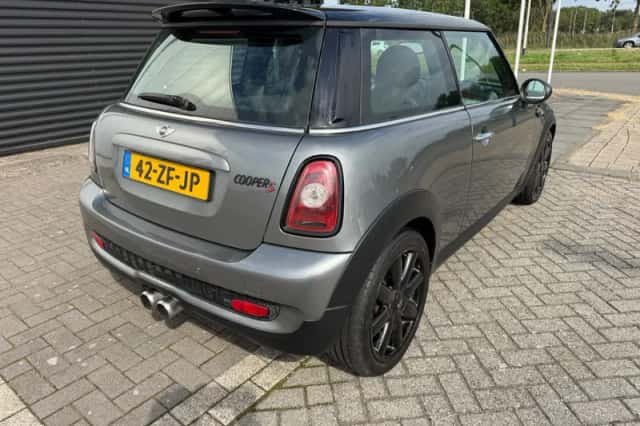MINI Cooper S (2008) thumbnail 2