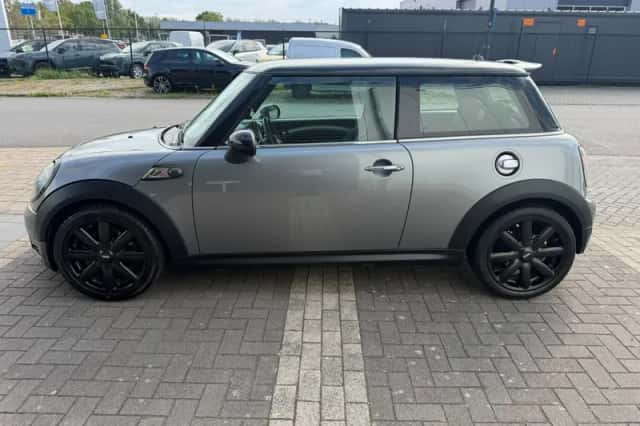 MINI Cooper S (2008) thumbnail 5
