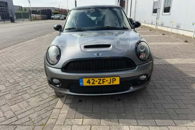 MINI Cooper S (2008) thumbnail 6