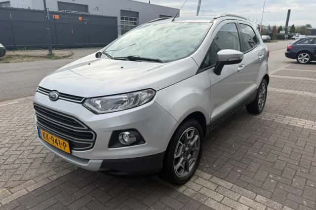 Ford EcoSport (2016) thumbnail 4