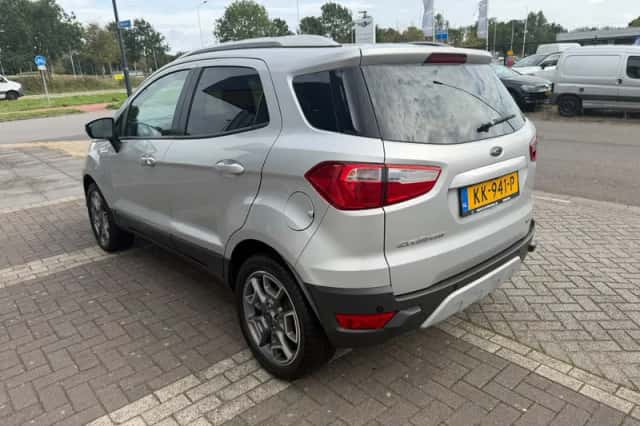 Ford EcoSport (2016) thumbnail 5
