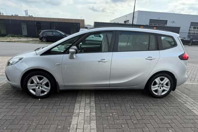 Opel Zafira (2012) thumbnail 6
