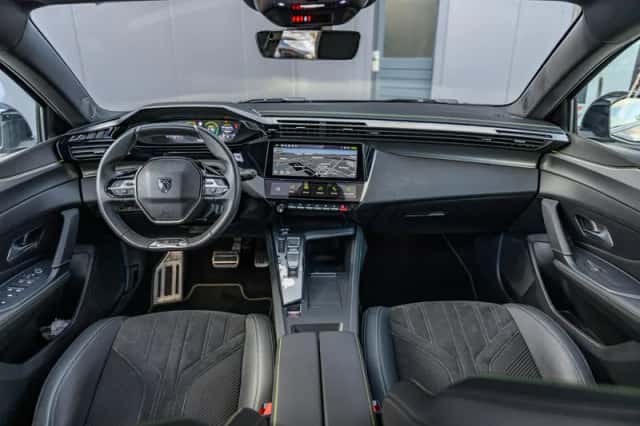 Peugeot 408 (2023) thumbnail 5