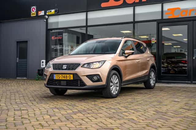 SEAT Arona (2018) thumbnail 4