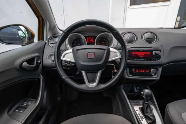 SEAT Ibiza (2012) thumbnail 5