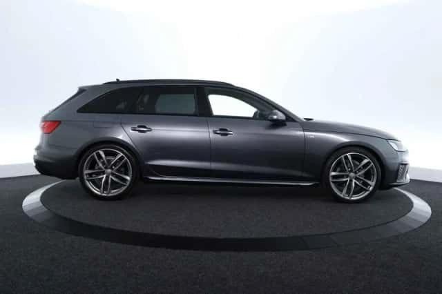 Audi A4 (2023) thumbnail 4