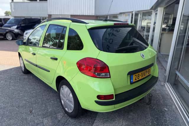 Renault Clio (2012) thumbnail 3