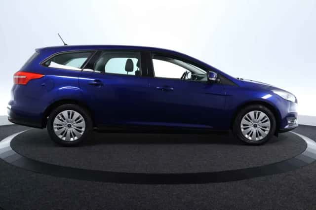 Ford Focus (2018) thumbnail 4