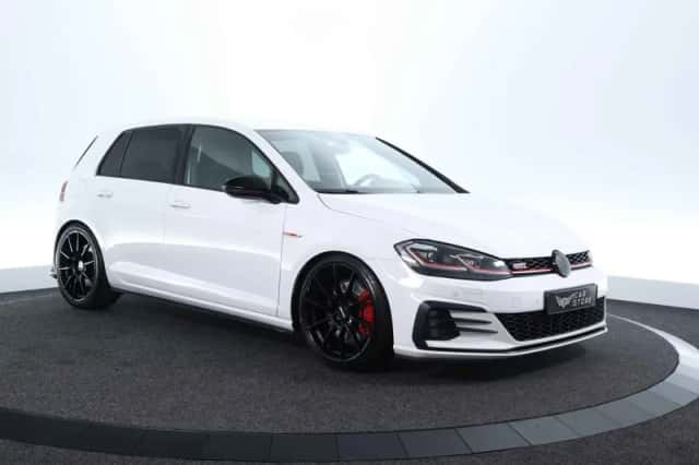 Volkswagen Golf (2018) thumbnail 3