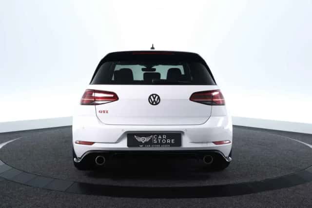 Volkswagen Golf (2018) thumbnail 6