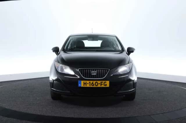 SEAT Ibiza (2011) thumbnail 2