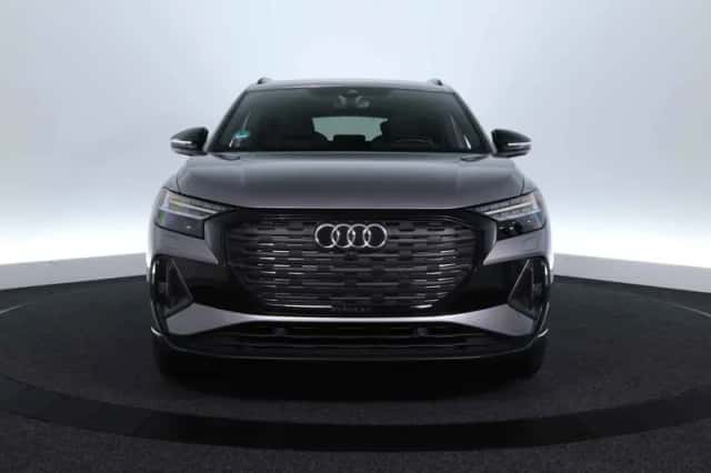 Audi Q4 e-tron (2022) thumbnail 2