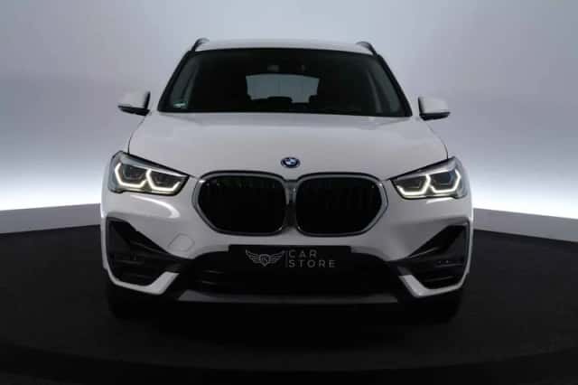 BMW X1 (2022) thumbnail 2