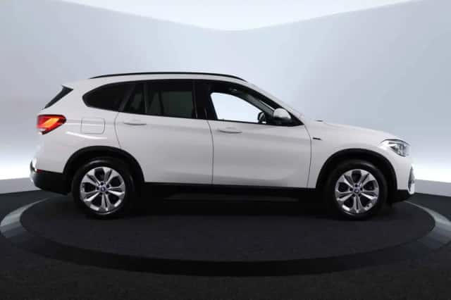 BMW X1 (2022) thumbnail 4