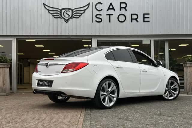 Opel Insignia (2009) thumbnail 3