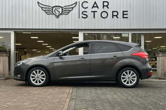 Ford Focus (2017) thumbnail 2