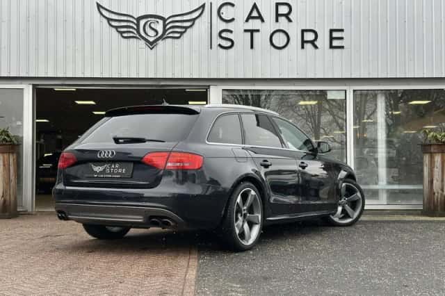 Audi A4 (2011) thumbnail 3