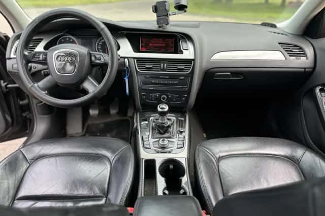 Audi A4 (2009) thumbnail 4