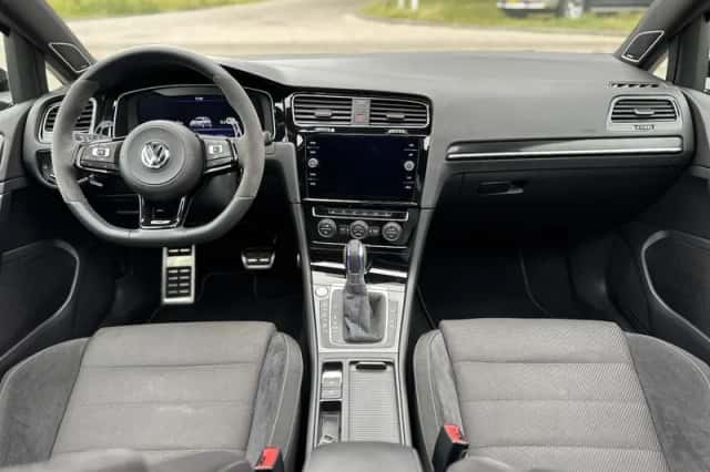 Volkswagen Golf (2019) thumbnail 4