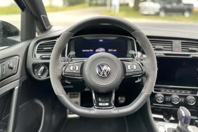 Volkswagen Golf (2019) thumbnail 5