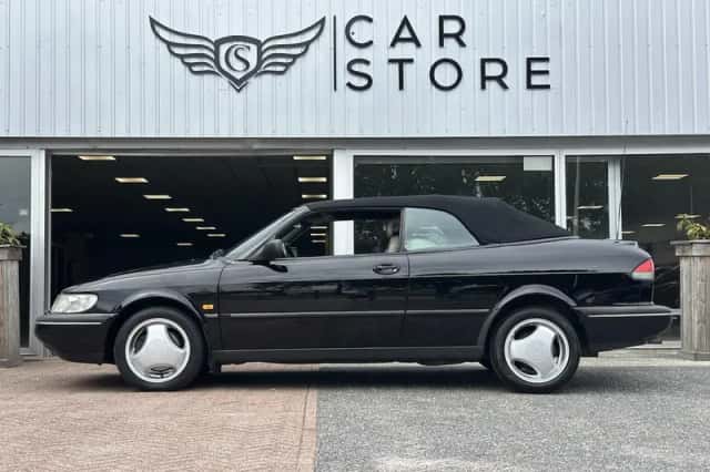 Saab 900 (1994) thumbnail 2