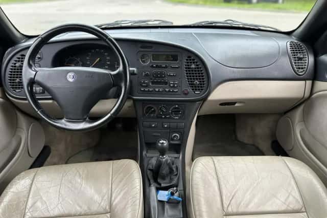 Saab 900 (1994) thumbnail 4