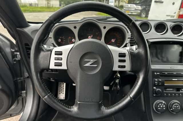 Nissan 350Z (2004) thumbnail 5