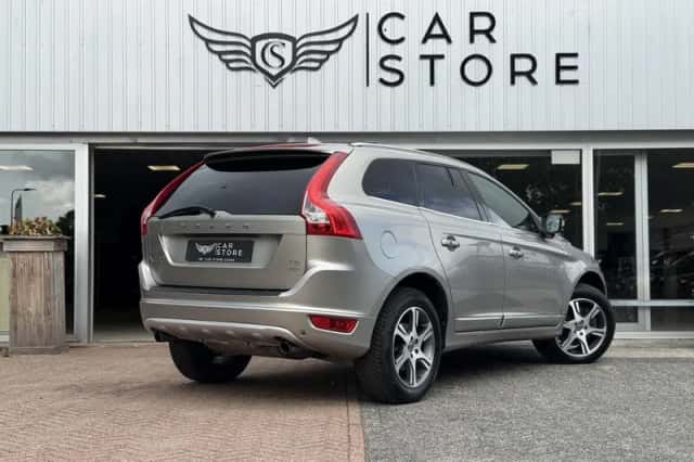 Volvo XC60 (2012) thumbnail 3
