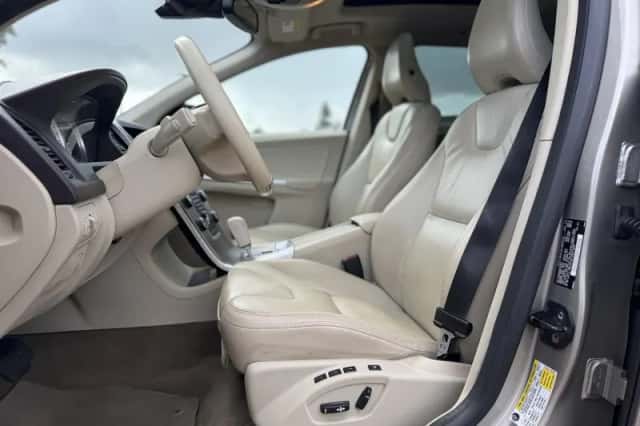 Volvo XC60 (2012) thumbnail 5