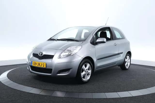 Toyota Yaris (2009) thumbnail 1