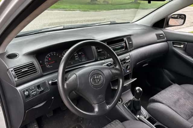 Toyota Corolla (2003) thumbnail 4