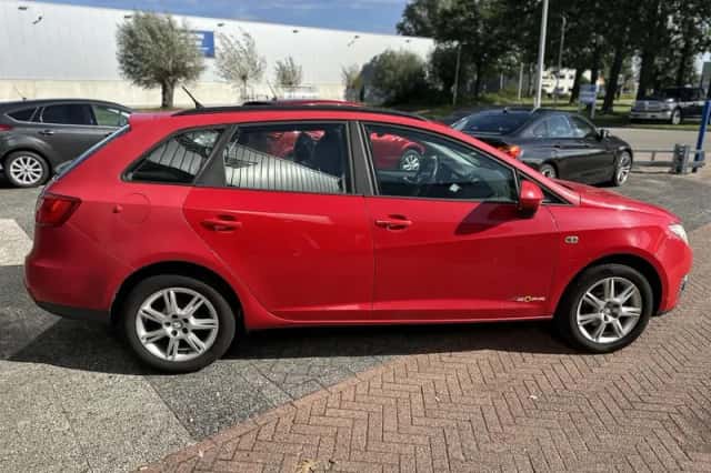 SEAT Ibiza (2011) thumbnail 4