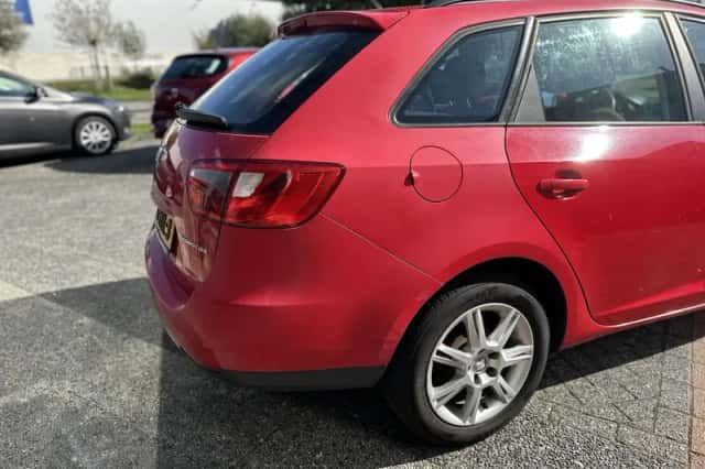 SEAT Ibiza (2011) thumbnail 5