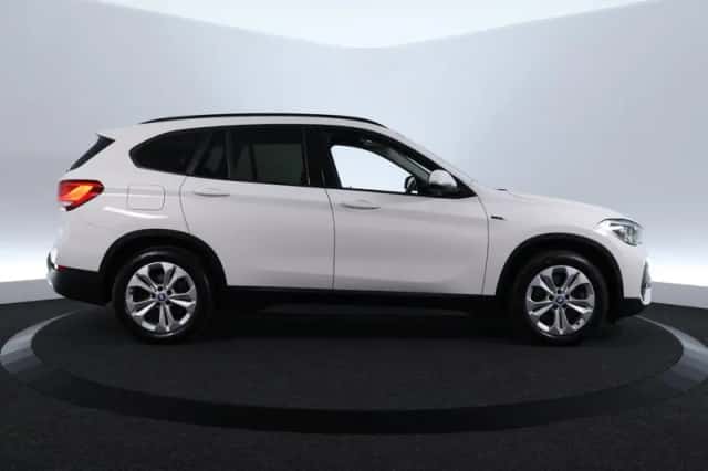 BMW X1 (2022) thumbnail 4