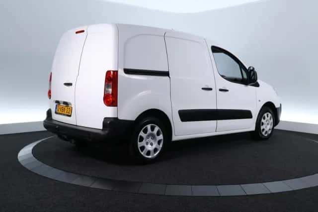 Peugeot Partner (2010) thumbnail 5