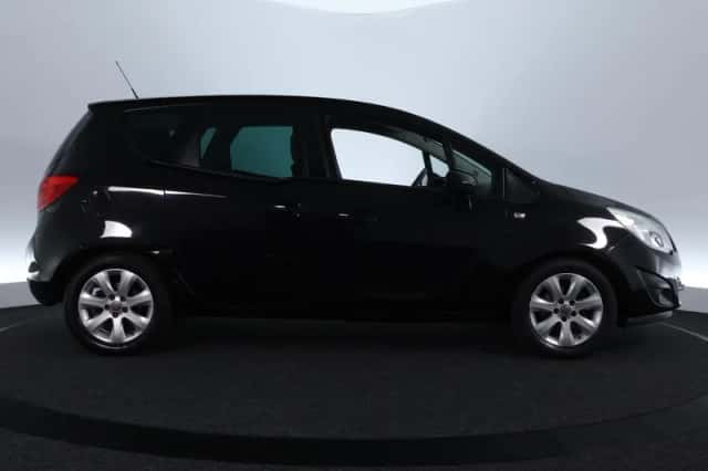 Opel Meriva (2010) thumbnail 5