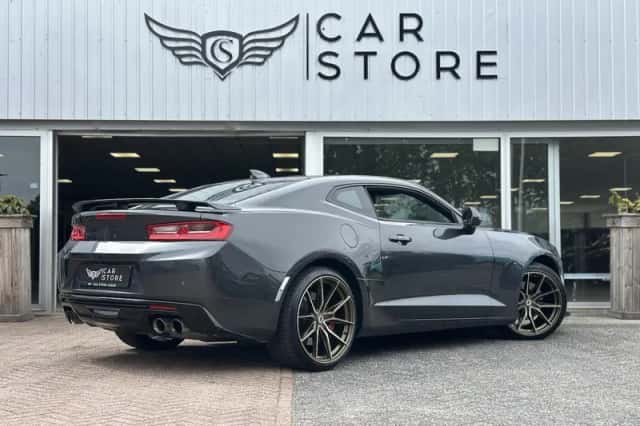 Chevrolet Camaro (2017) thumbnail 3