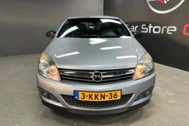 Opel Astra (2008) thumbnail 4