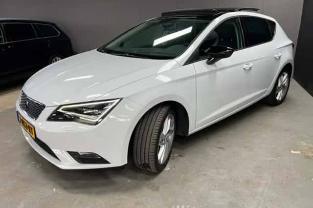 SEAT Leon (2014) thumbnail 5