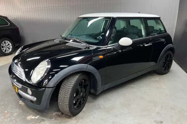 MINI Cooper (2003) thumbnail 3