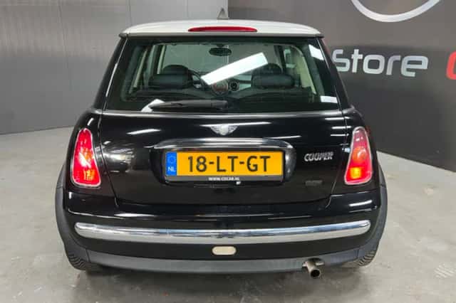 MINI Cooper (2003) thumbnail 5