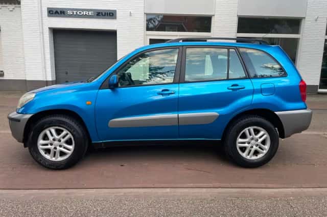 Toyota RAV4 (2003) thumbnail 2