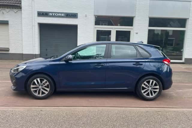Hyundai i30 (2020) thumbnail 2