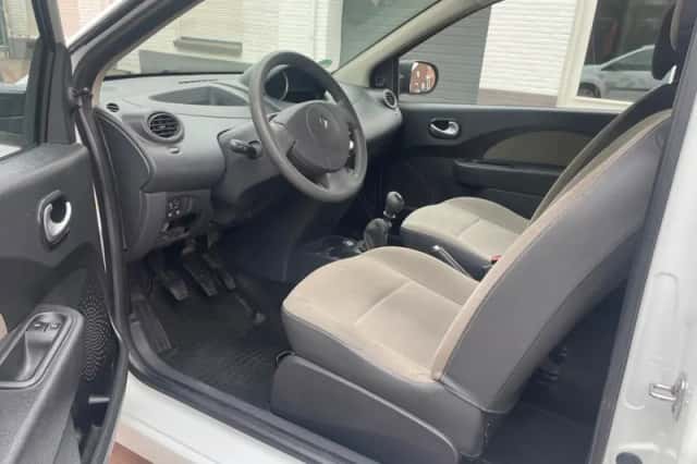 Renault Twingo (2010) thumbnail 5