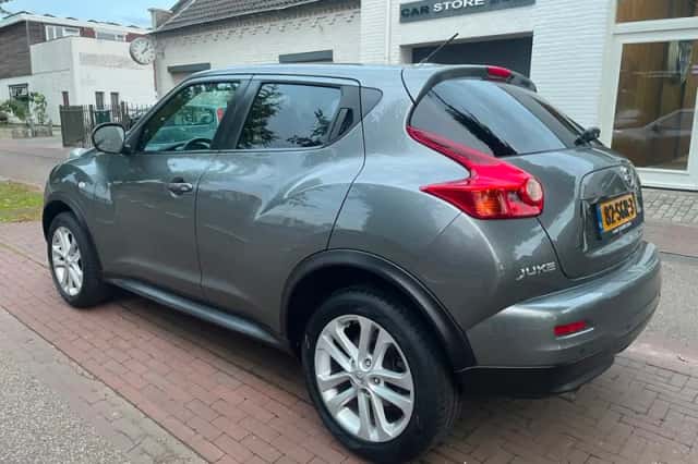 Nissan Juke (2011) thumbnail 3
