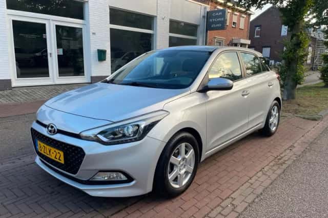 Hyundai i20 (2015) thumbnail 1
