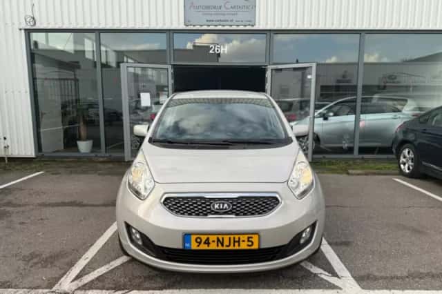 Kia Venga (2010) thumbnail 2