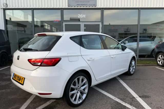 SEAT Leon (2014) thumbnail 6