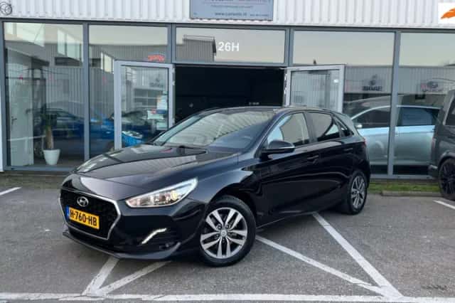 Hyundai i30 (2019) thumbnail 1