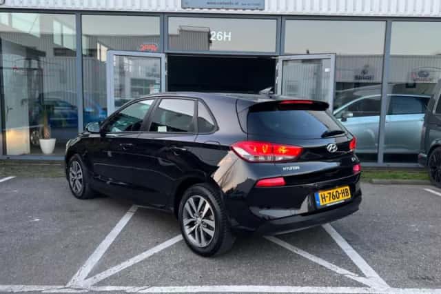 Hyundai i30 (2019) thumbnail 4